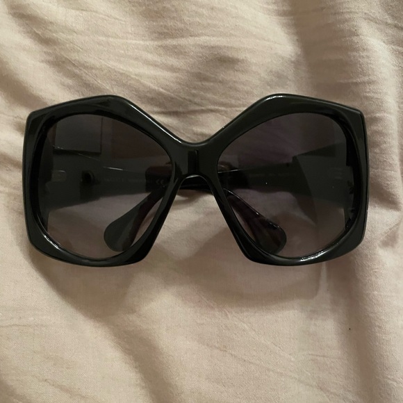 Like new Gucci oversized sunglasses - Picture 6 of 14